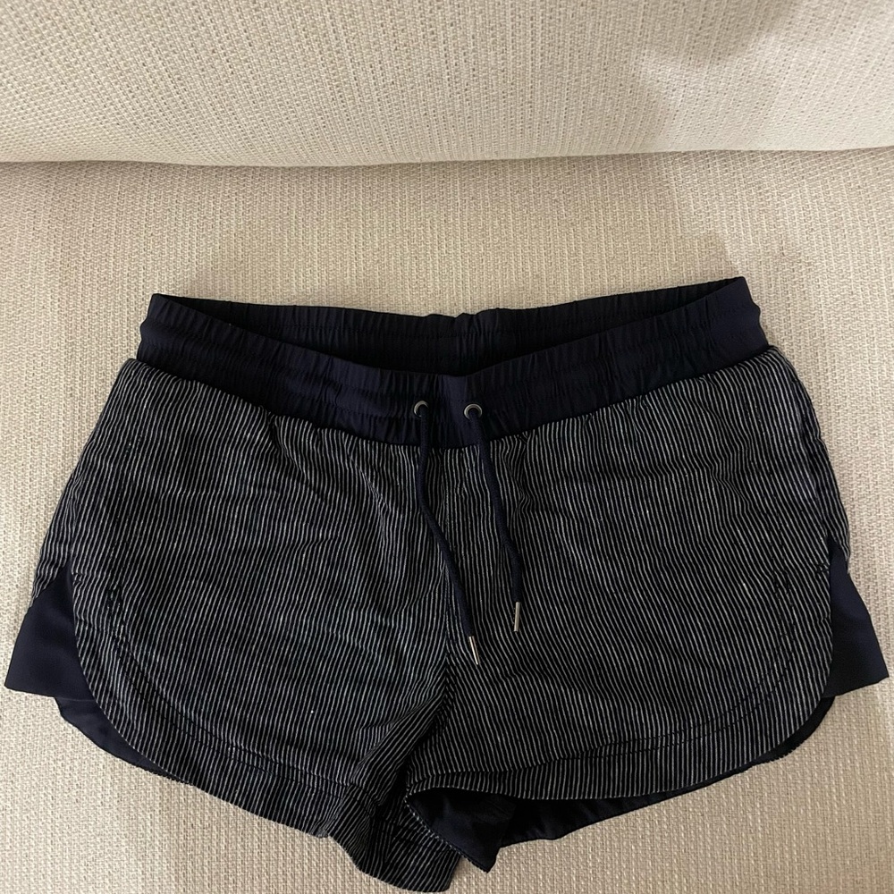 Athleta Beachside Bali Linen Striped Shorts size 10.
